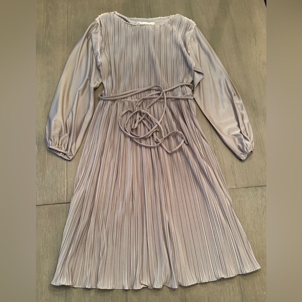 Hal Ferman 60s / 70s Pleated Crepe Midi Dress Vintage Retro Light Taupe